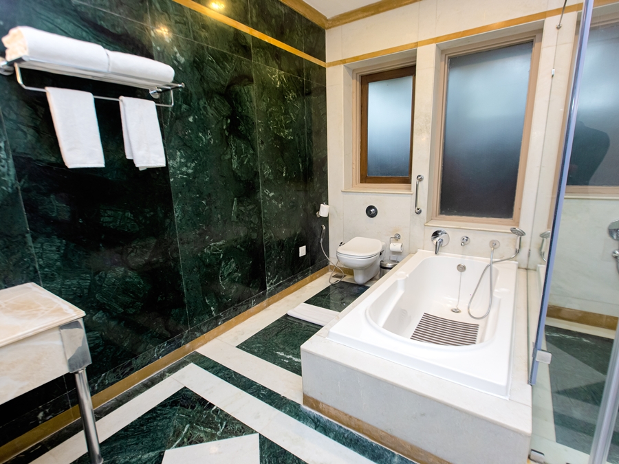 Premium-Bathroom-2-Ramada-Udaipur